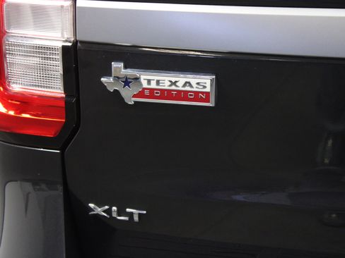 Used 2024 Ford Expedition XLT RWD image 17