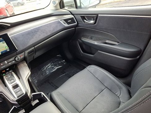 Used 2018 Honda Clarity Touring image 12