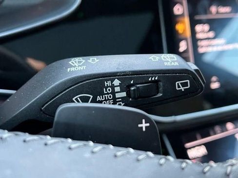 Used 2019 Audi Q8 Prestige image 38