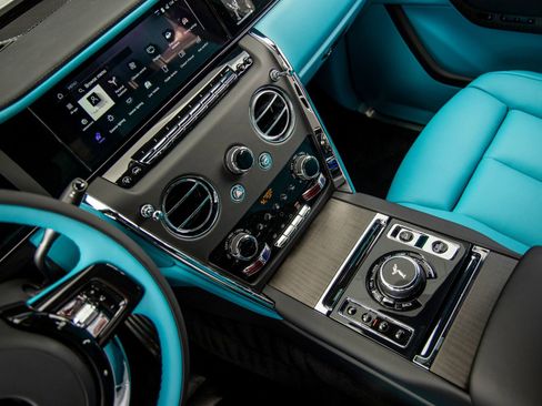 New 2026 Rolls-Royce Cullinan image 40