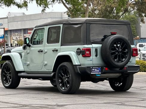 Used 2023 Jeep Wrangler Unlimited Sahara w/ Cold Weather Group AWD/4WD image 7
