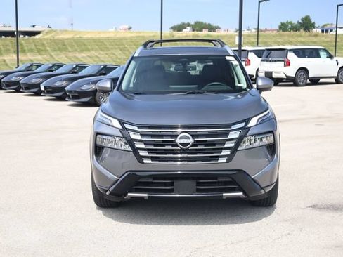 Used 2026 Nissan Rogue Platinum w/ Platinum Premium Package AWD/4WD image 3