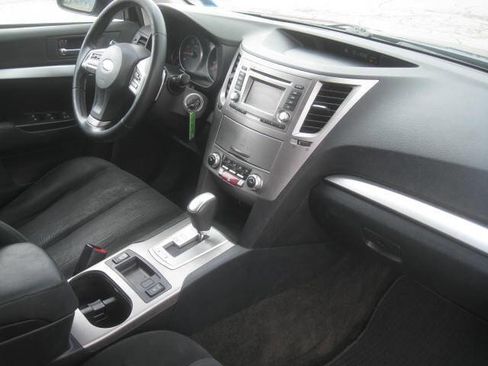 Used 2014 Subaru Outback 2.5i Premium image 18