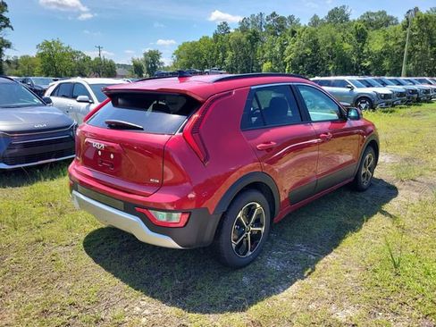 New 2026 Kia Niro EX FWD image 2
