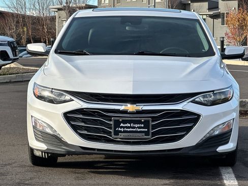 Used 2019 Chevrolet Malibu Hybrid w/ Leather Package image 8