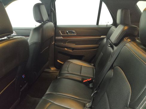 Used 2018 Ford Explorer Limited AWD/4WD image 18