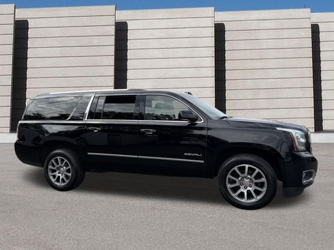 Used 2019 GMC Yukon XL Denali AWD/4WD image 6