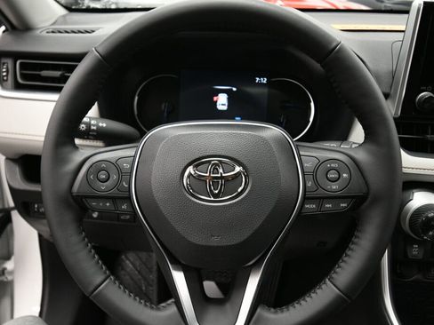 Used 2025 Toyota RAV4 XLE w/ Convenience Package image 12