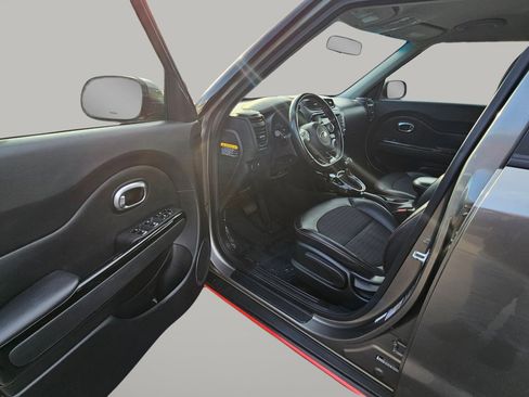 Used 2019 Kia Soul ! image 21