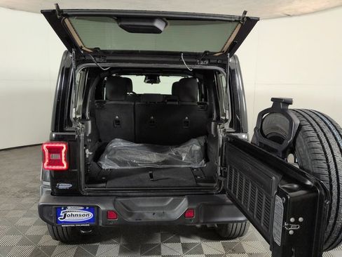 Certified 2025 Jeep Wrangler Unlimited Sahara w/ Safety Group AWD/4WD image 15