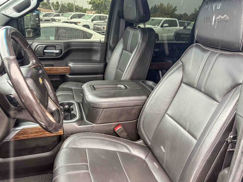 Used 2022 Chevrolet Silverado 2500 High Country AWD/4WD image 9