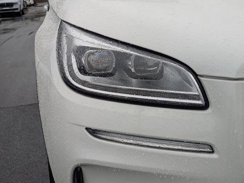 New 2026 Lincoln Corsair Reserve image 8