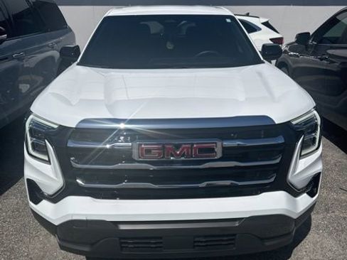 Used 2025 GMC Terrain Elevation image 2