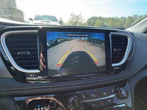 New 2026 Chrysler Pacifica Select w/ S Appearance Package FWD image 29