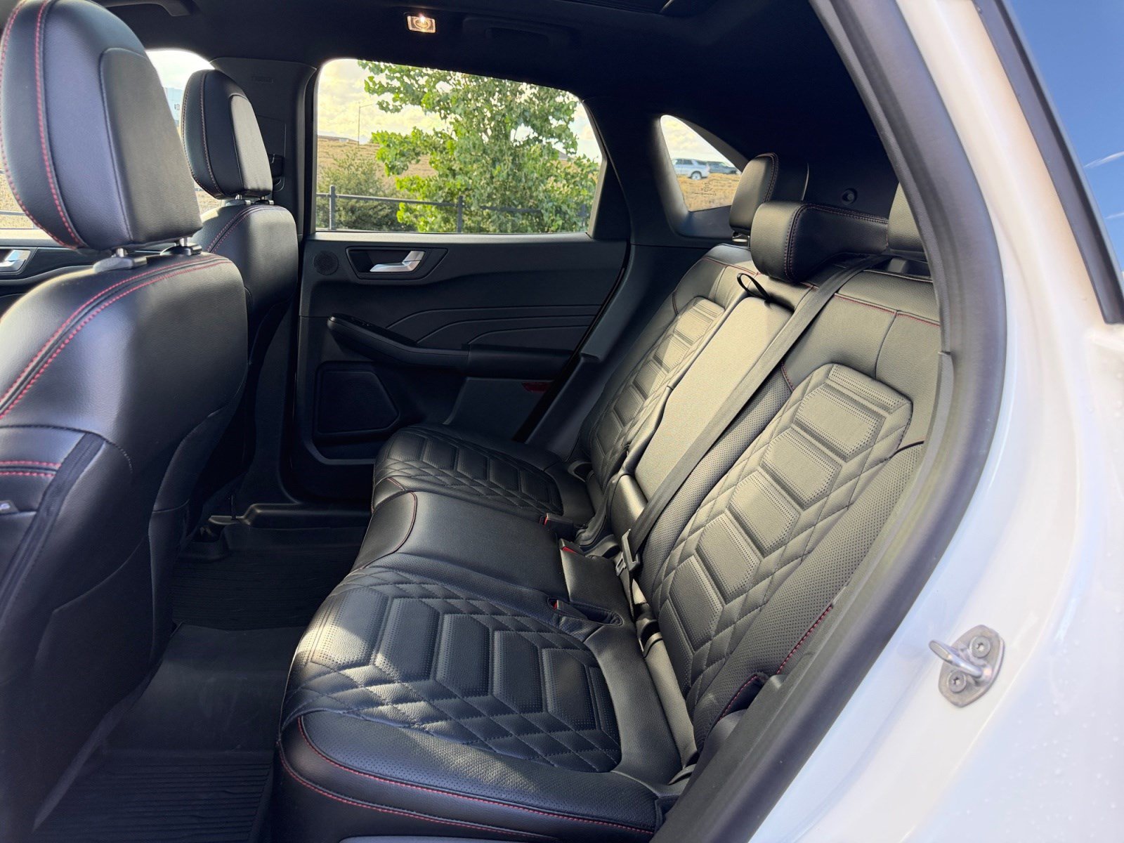 Used 2024 Ford Escape ST-Line Elite w/ Premium Technology Package AWD/4WD image 17