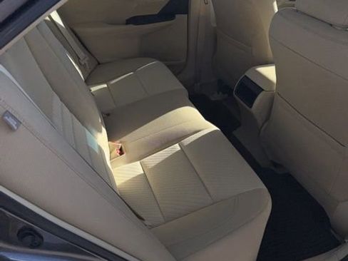 Used 2016 Toyota Camry LE image 4