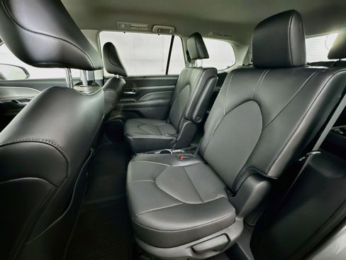 Used 2024 Toyota Grand Highlander AWD Hybrid image 26