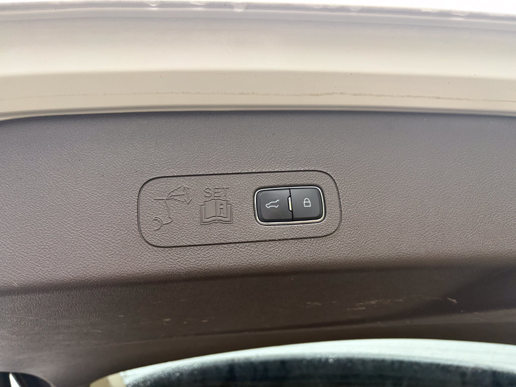 Used 2023 Lincoln Aviator Grand Touring w/ Equipment Group 301A AWD/4WD image 17