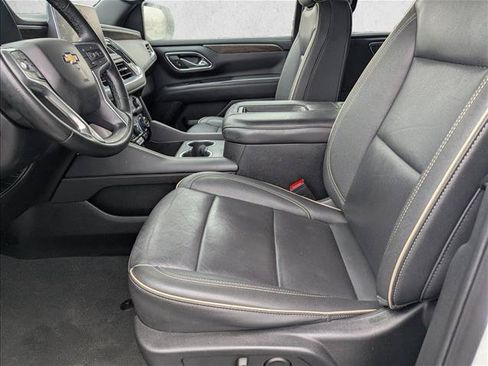 Used 2024 Chevrolet Suburban Premier AWD/4WD image 23