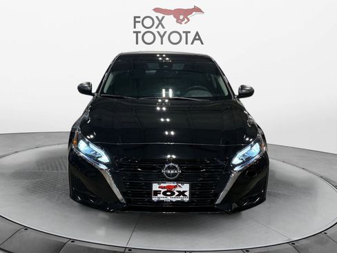 Used 2024 Nissan Altima 2.5 S FWD image 9