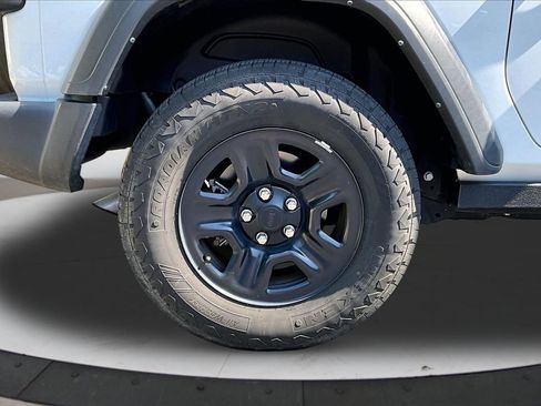 Used 2024 Jeep Wrangler Sport AWD/4WD image 34