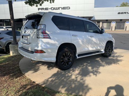 Used 2023 Lexus GX 460 Premium w/ Premium Package AWD/4WD image 10