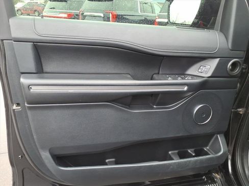Used 2020 Ford Expedition XLT w/ Equipment Group 202A image 11