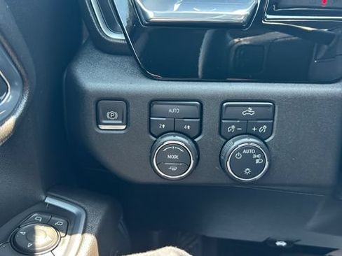 Used 2023 Chevrolet Silverado 1500 LT AWD/4WD image 21