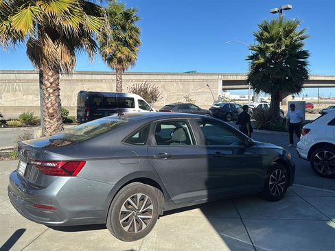 Used 2023 Volkswagen Jetta S image 6