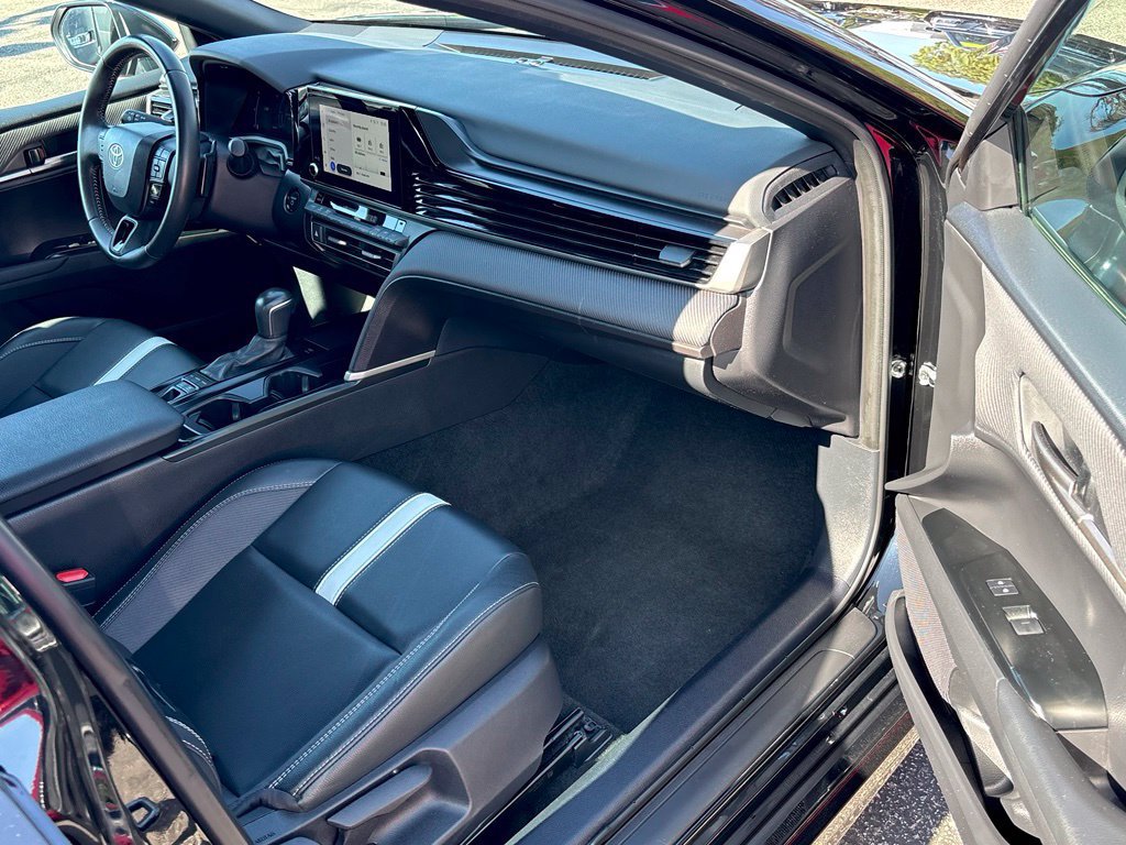 Used 2025 Toyota Camry SE FWD image 30