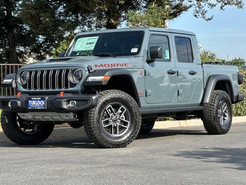 New 2025 Jeep Gladiator Mojave w/ Convenience Group image 8