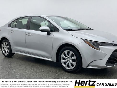 Used 2025 Toyota Corolla LE image 1