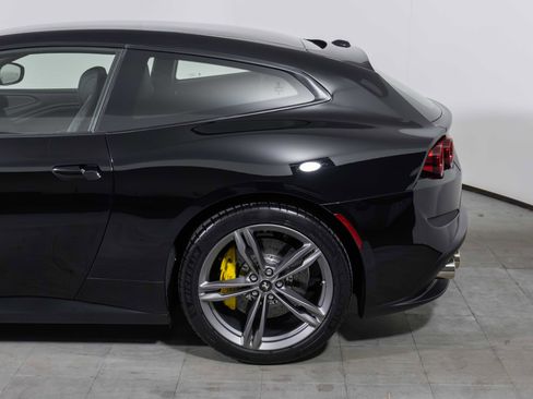 Used 2019 Ferrari GTC4Lusso image 14