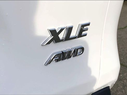 New 2025 Toyota RAV4 XLE image 15