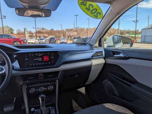 Used 2024 Volkswagen Taos SE image 10