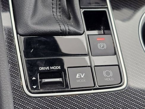 Used 2025 Toyota Sienna XSE w/ XSE Premium Package image 11