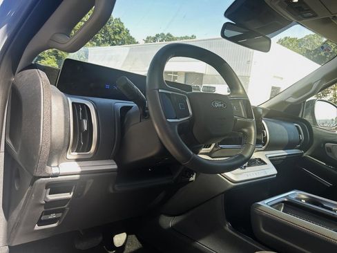 Certified 2025 Ford Expedition Active RWD image 9