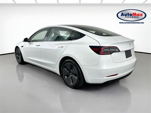 Used 2023 Tesla Model 3 Standard Range image 6