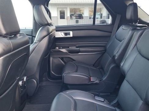 Used 2020 Ford Explorer ST w/ ST Street Pack image 17