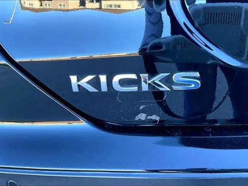 Certified 2021 Nissan Kicks SV image 9