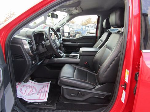 Used 2025 Ford F250 Lariat w/ Chrome Package image 26