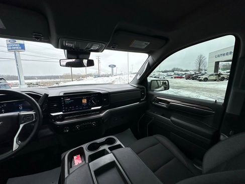 Used 2024 Chevrolet Silverado 1500 LT image 24