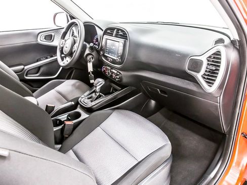 Used 2021 Kia Soul LX FWD image 32