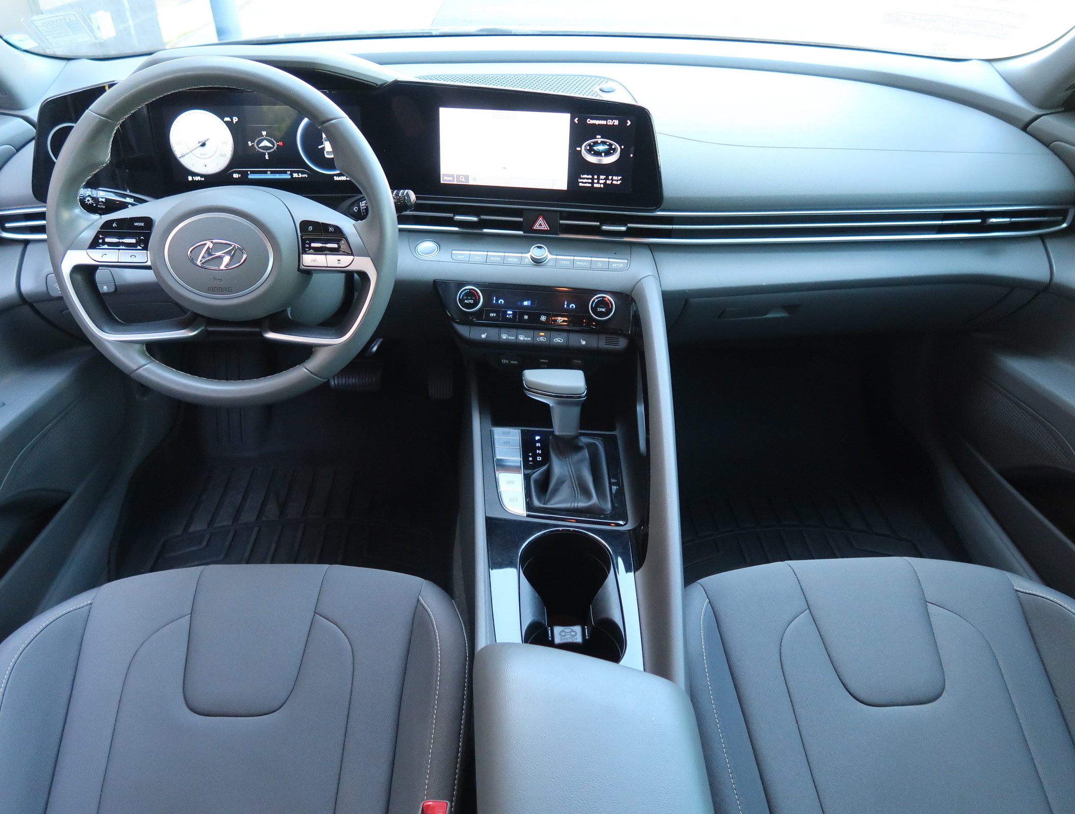Used 2023 Hyundai Elantra SEL w/ Convenience Package FWD image 10