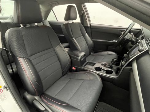 Used 2016 Toyota Camry SE FWD image 29