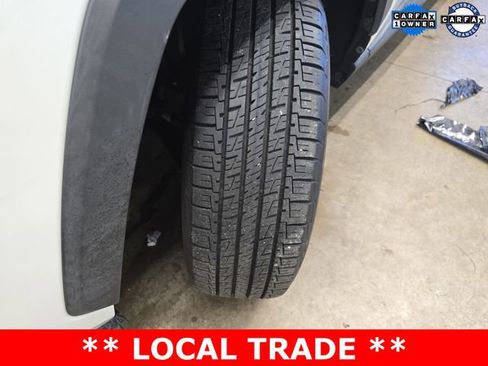 Used 2021 Toyota RAV4 XLE Premium image 23