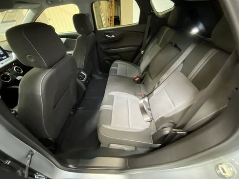 Used 2025 Chevrolet Blazer LT FWD image 23