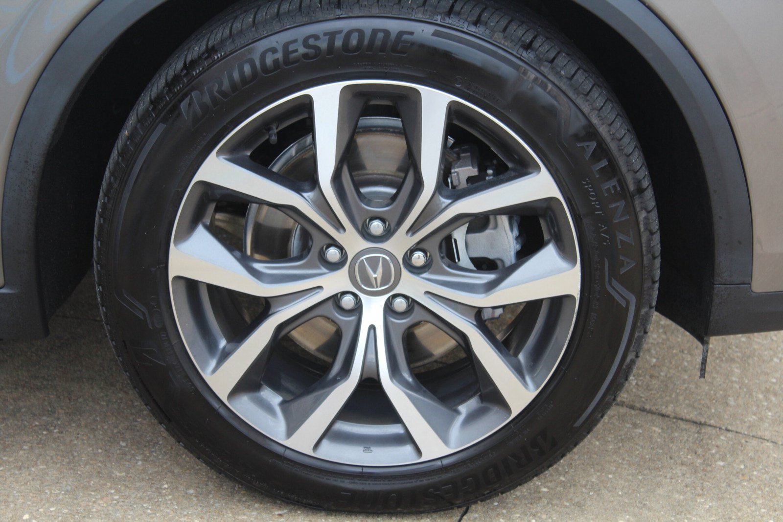 Certified 2024 Acura MDX w/ Technology Package AWD/4WD image 3