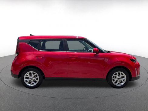Used 2025 Kia Soul LX w/ LX Technology Package FWD image 15