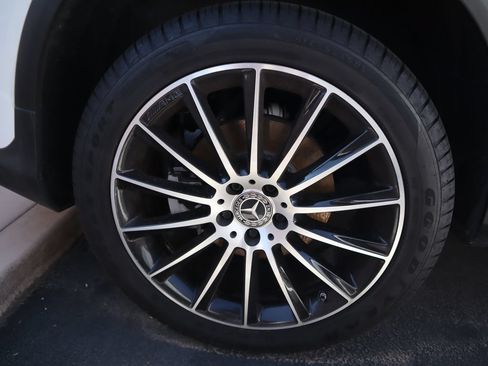 Used 2021 Mercedes-Benz GLC 300 image 17